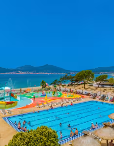 Piscine extérieure 2