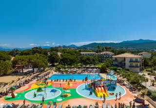 La piscine vue dessus