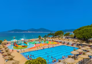 Piscine extérieure 2