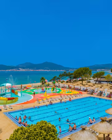 Piscine extérieure 2